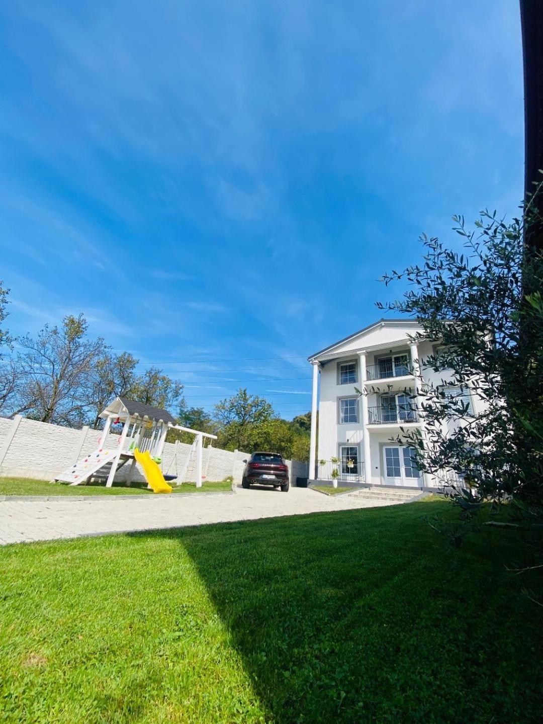 Green Hill Villa Călimăneşti Exteriör bild